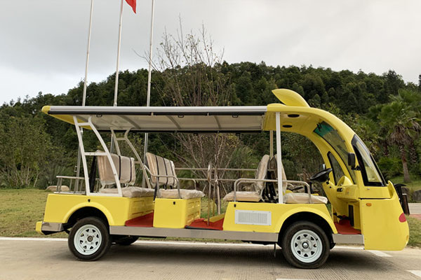 14座燃油觀光車側(cè)面