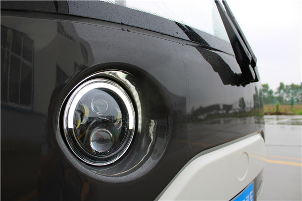 11座電動游覽觀光車-大燈